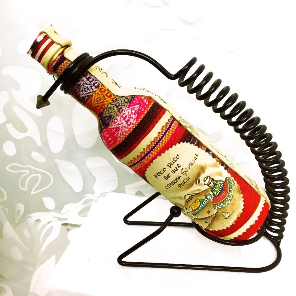 VTG Empty Bottle Pisco Puro de uva cosecha especial pecll w/ stand decor
